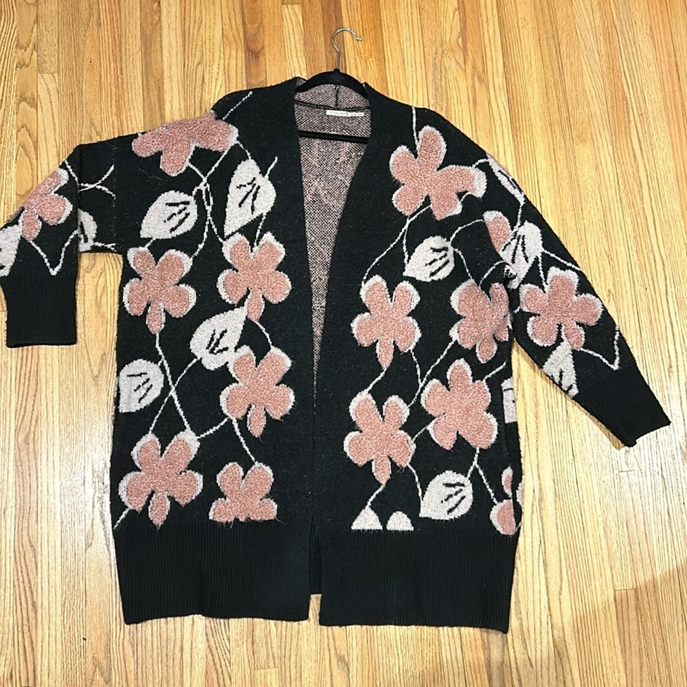 Cardigan like no other! Oversized floral bulky knit XL